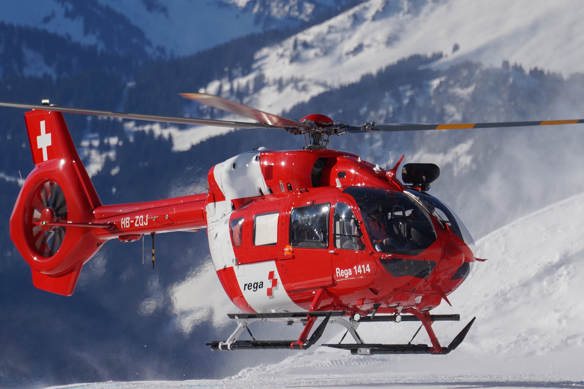 yoshiki-787-AWgFqUGoxic-unsplash SAR and Rescue Helicopter - one of the typical platform for carrying CENTUM Lifeseeker